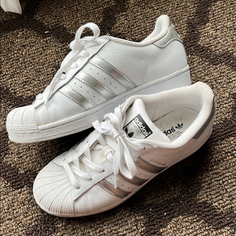 Adidas Women’s Superstar Classic White Sneakers with Silver Stripes Size 7